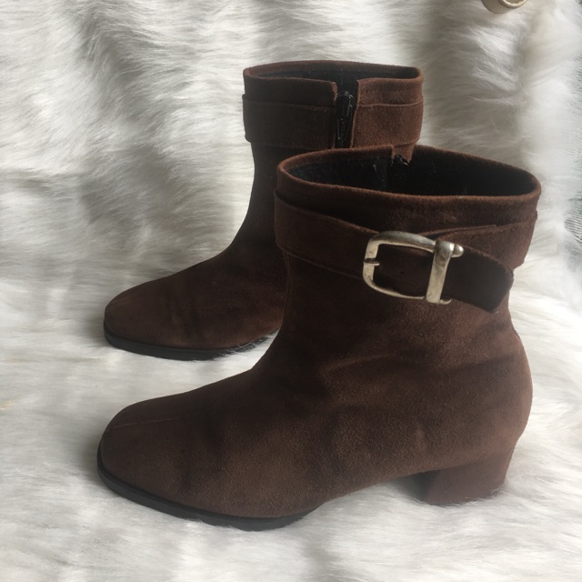 Boot da lộn size 38