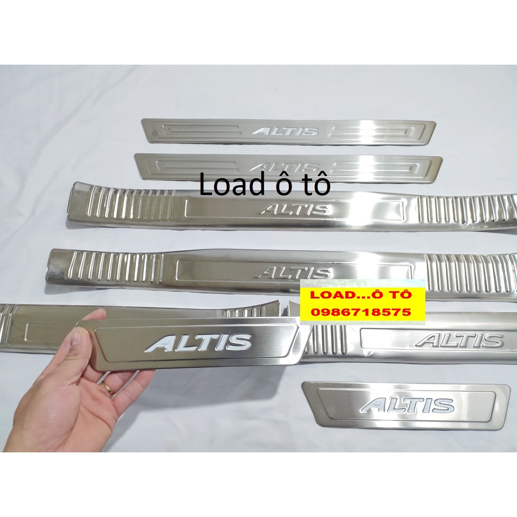 Ốp Bậc Chân Xe Toyota Altis 2022-2018 Trong, Ngoài Mẫu Inox Cao Cấp
