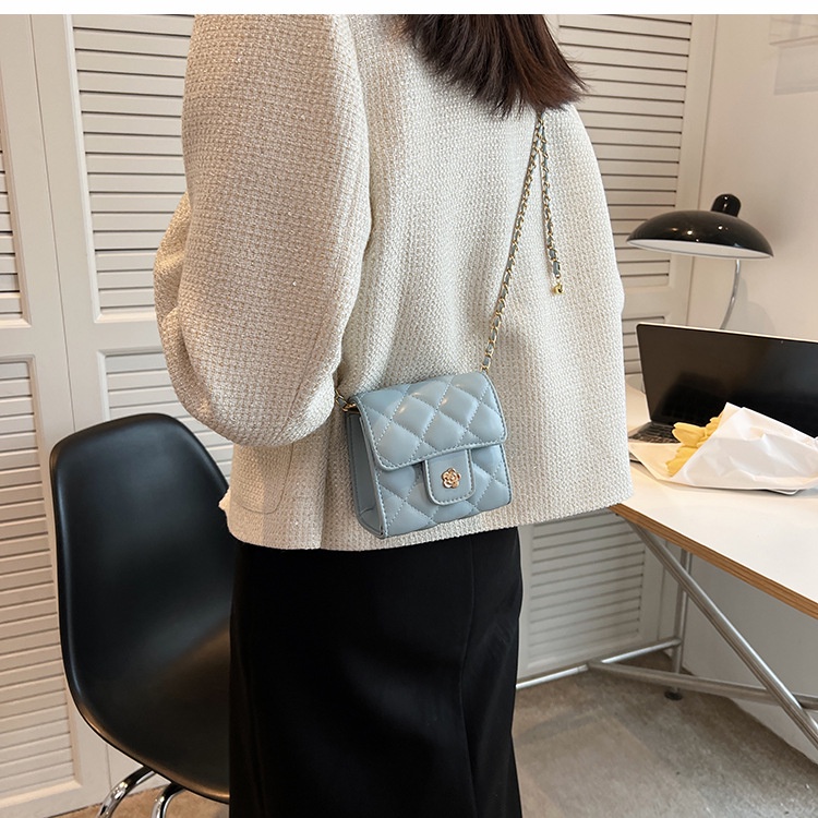 Túi đeo vai IELGY dáng hộp vuông họa tiết hình thoi phối dây xích thời trang cho nữ