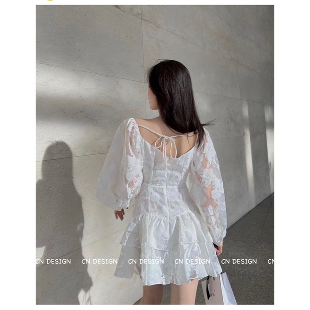 Váy Ren Hoa Tay Dài Hở Chân Ngực