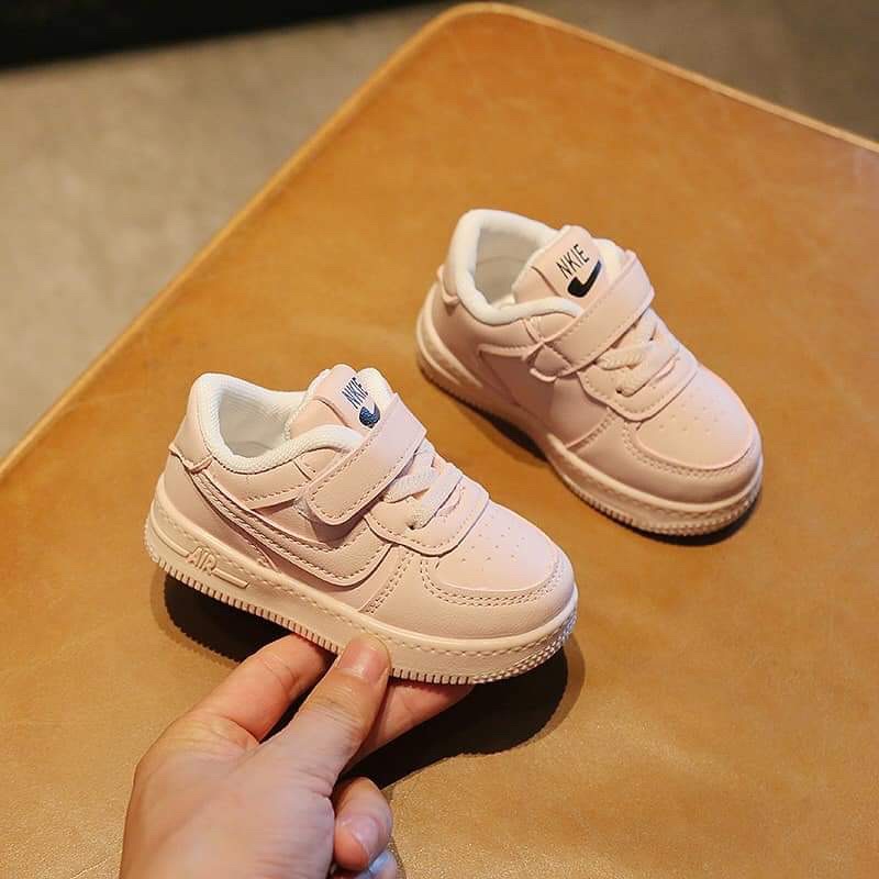 Giày thể thao sneaker hồng bé gái