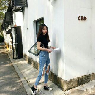 Áo thun crop dây đan chéo