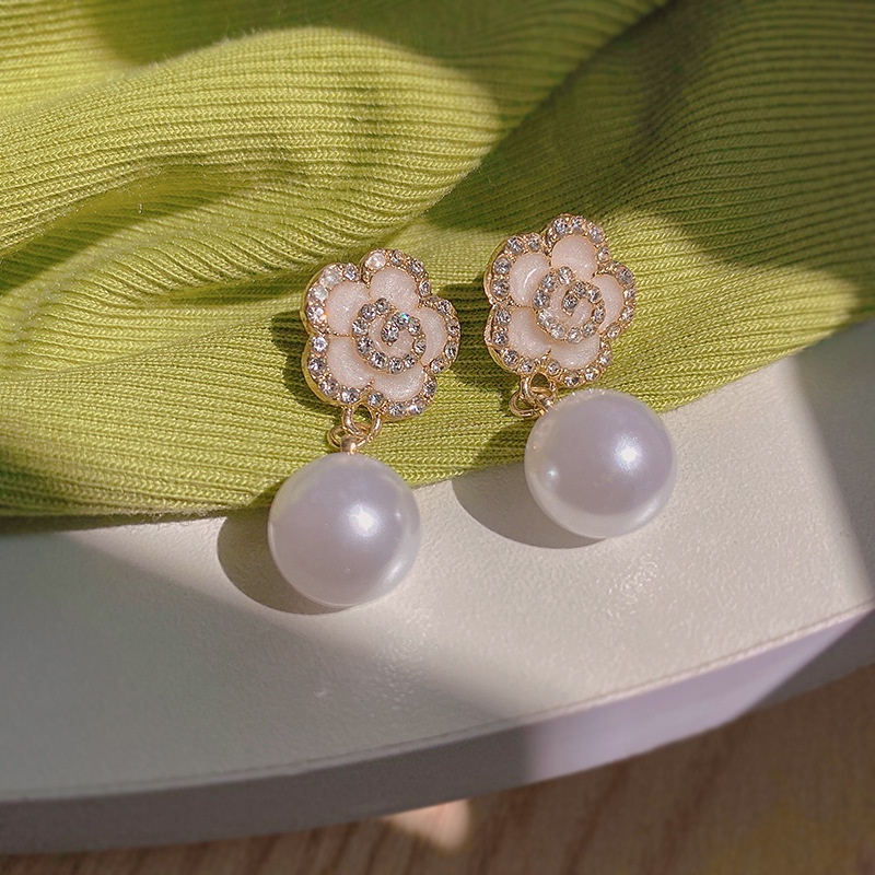 Khuyên Tai Hình Hoa Trà Đính Đá Ngọc Trai Cao Cấp Sang Trọng Phong Cách Mùa Xuân Nữ Tính