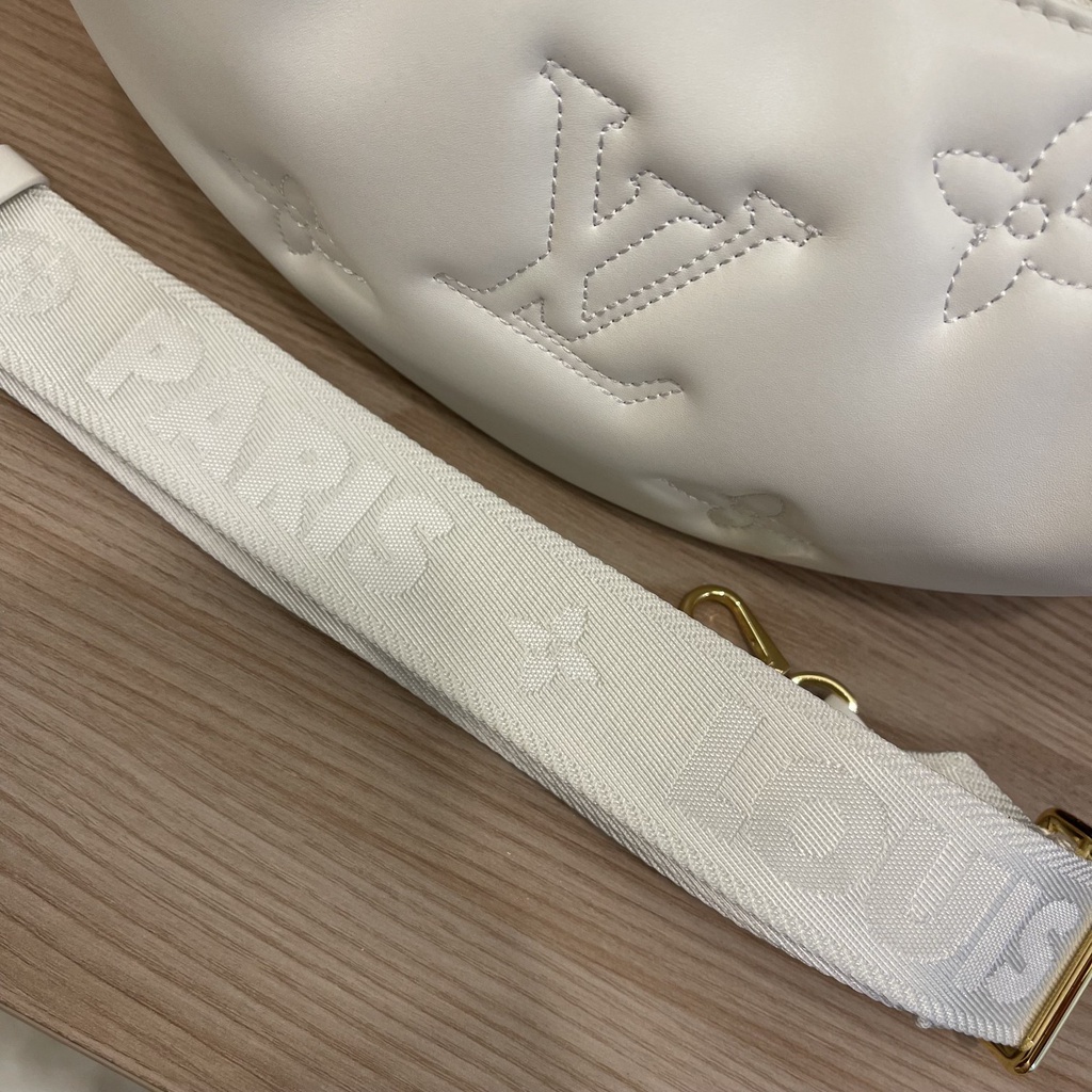 Túi Half Moon nữ da thật thời trang cao cấp Louis Vuitton LV thiết kế logo dập nổi, phong cách năng động