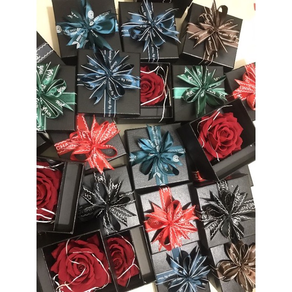 Hộp hoa đựng son kem dài cao cấp kèm nơ + hoa sỉ giá cực tốt Zalo 0973163558.