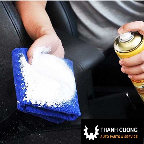 Chai Dung Dịch Xịt Bọt Vệ Sinh Da Ghế Nệm Ô Tô Foam Cleaner Màu Vàng chuẩn