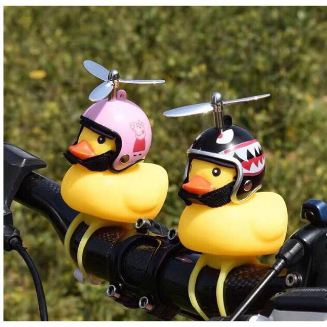 Vịt đội nón gắn xe có đèn, chong chóng,còi