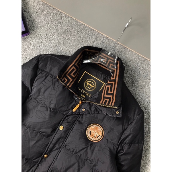 Áo khoác phao nam in vân cổ điển thương hiệu Versace cao cấp