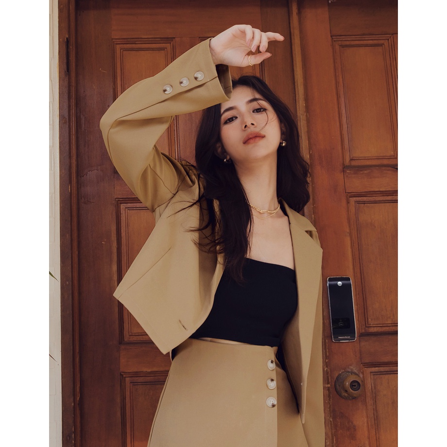 Áo khoác vest dáng ngắn có đệm vai nữ Air Space 2131826002