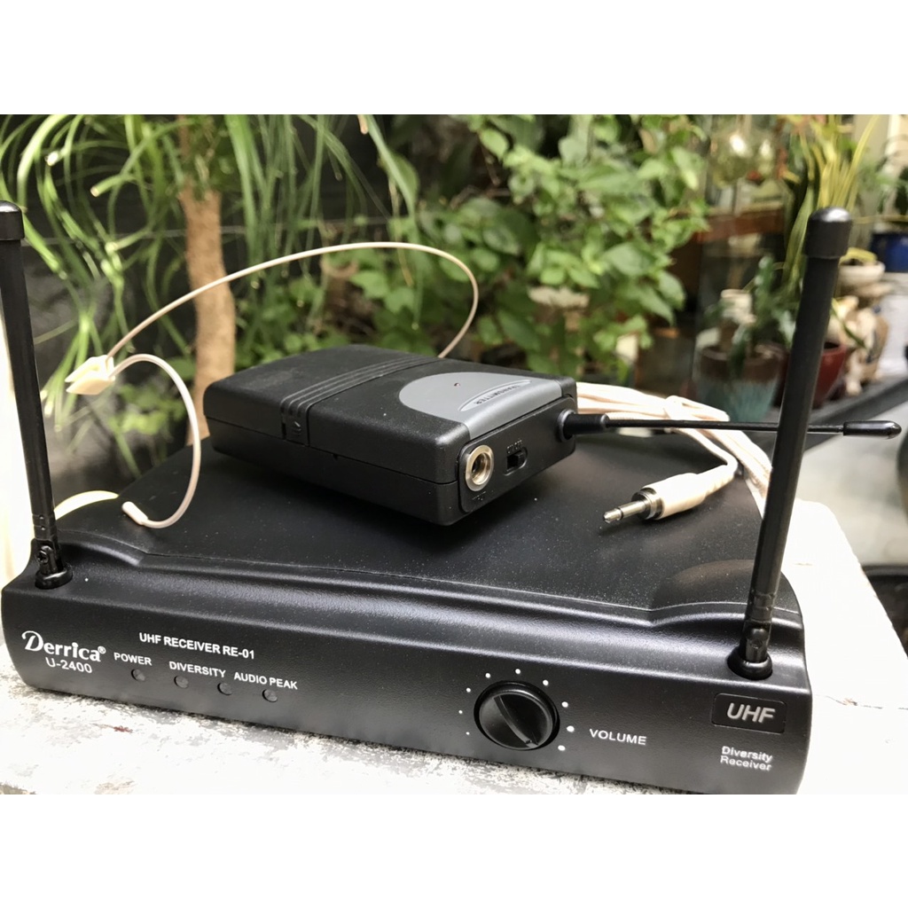 Micro không dây đeo tai, cài áo UHF Wireless microphone