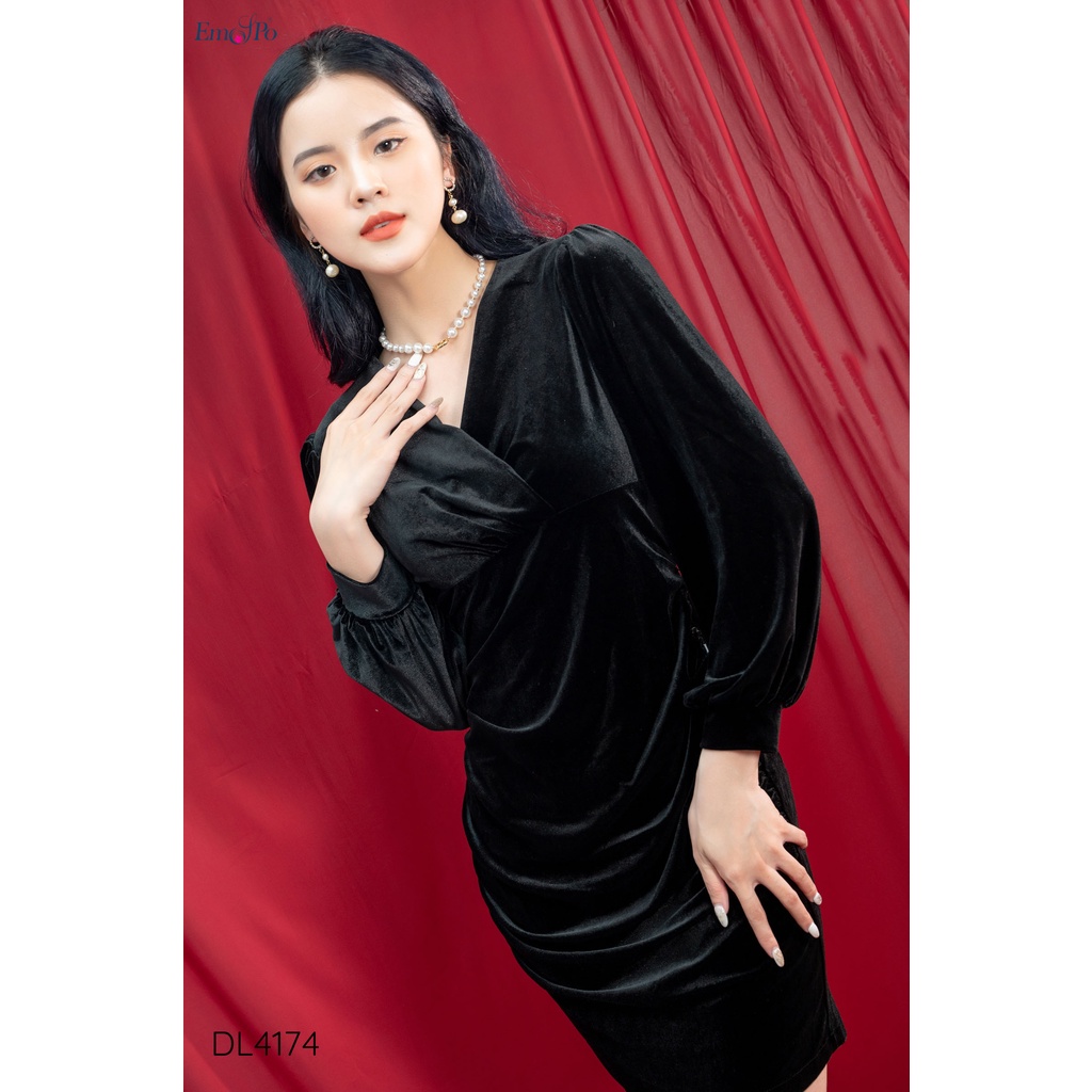 Đầm nhung cổ V tay dài Emspo DL4174