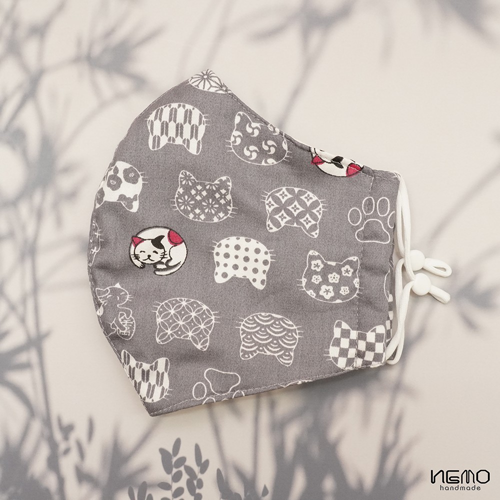 Khẩu trang vải 3 lớp chống nắng, chống bụi, vải mềm mịn cực mát, họa tiết mèo - Nemo Handmade KTMNB2M | BigBuy360 - bigbuy360.vn