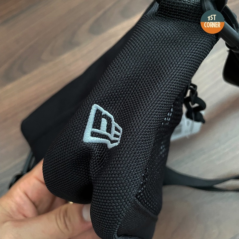 Túi đeo chéo - New Era Shoulder Pouch Bag