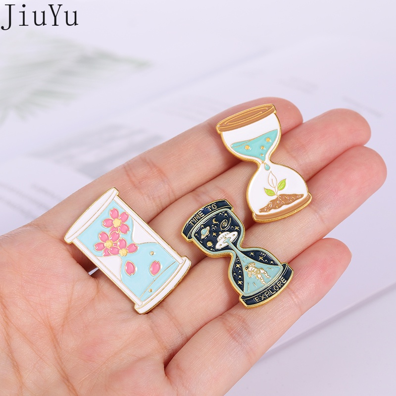 Huy Hiệu Cài Áo Hình Cá Voi / Phi Hành Gia / Hoa Xinh Xắn