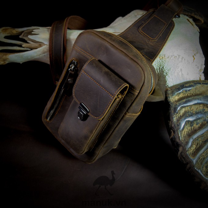 Túi chéo da bò thật, da bò sáp nâu rêu nhập khẩu cao cấp Pocket sling bag - Manuk vn Leather Design | BigBuy360 - bigbuy360.vn
