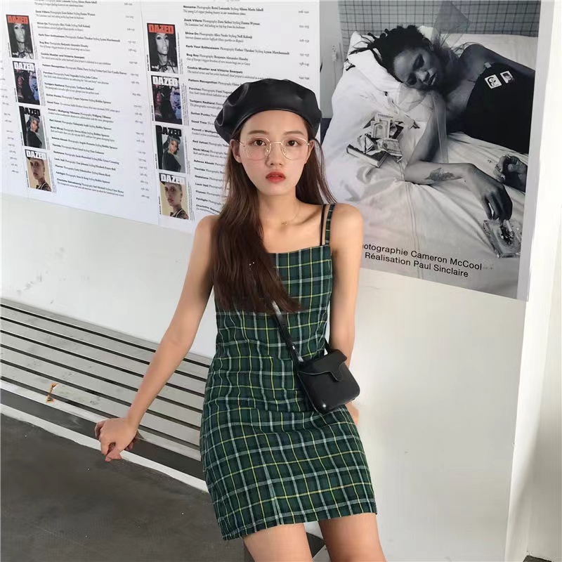 Váy kẻ sọc dễ thương cho phụ nữ thời trang