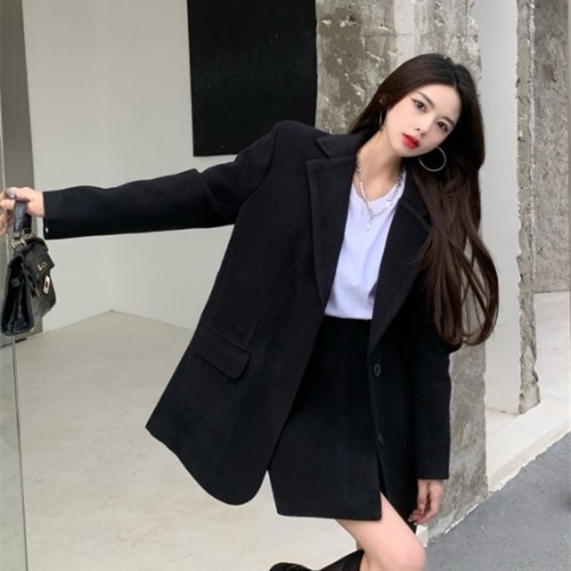 Suit jacket +Korean retro style wool skirt