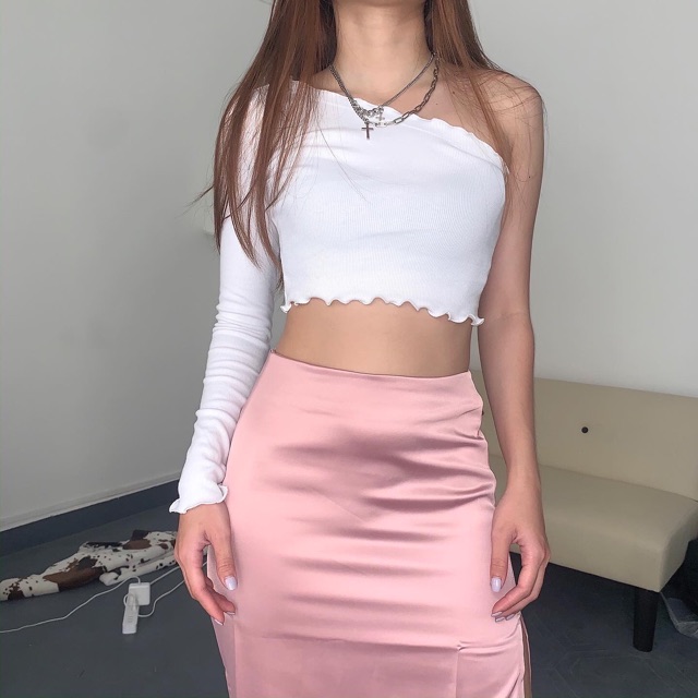 Chân Váy Satin Xẻ Tà Gợi Cảm Quyến Rũ KENZIE SKIRT - RORA