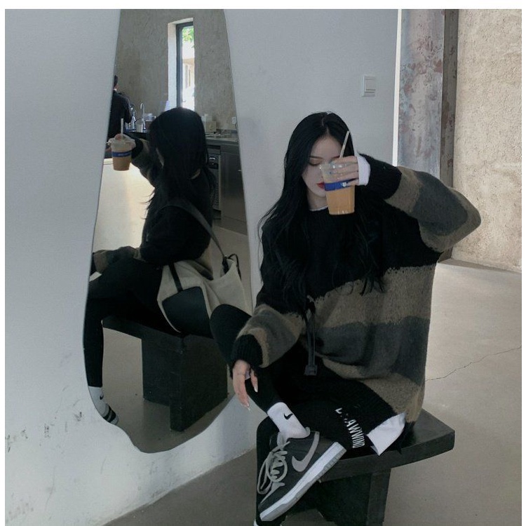 Áo sweater dáng rộng phong cách retro hợp thời trang