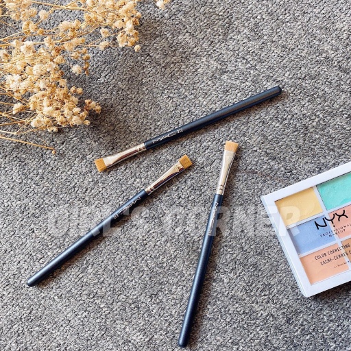 Cọ tém mày M.A.C 212