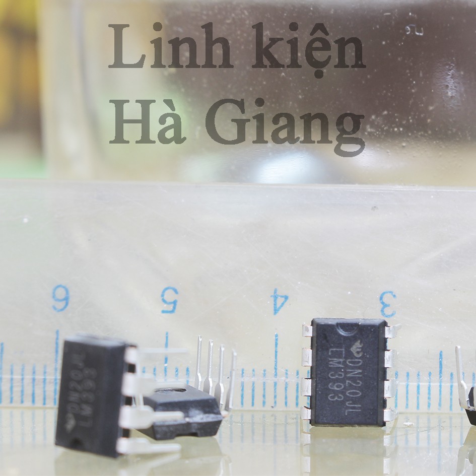 1 chiếc IC lm393