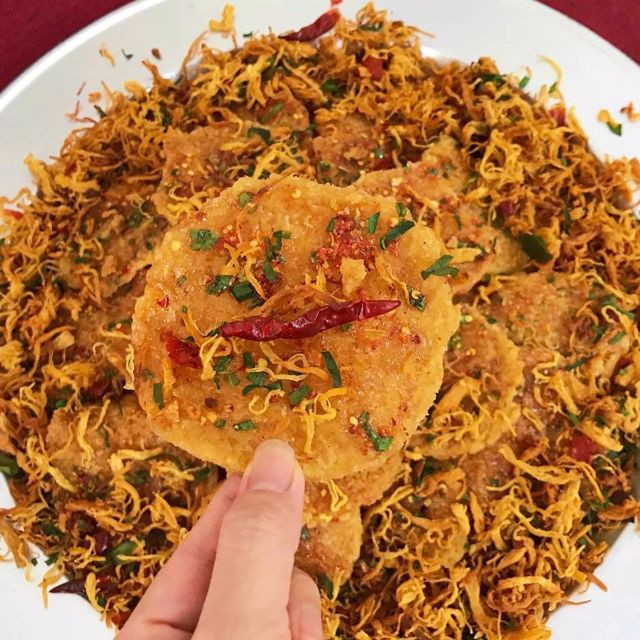 combo 1kg cơm cháy lắc khô gà, 2 hũ mỗi hũ 500g