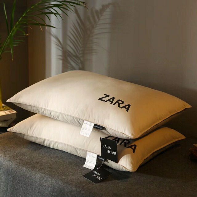 Gối lông vũ zara home
