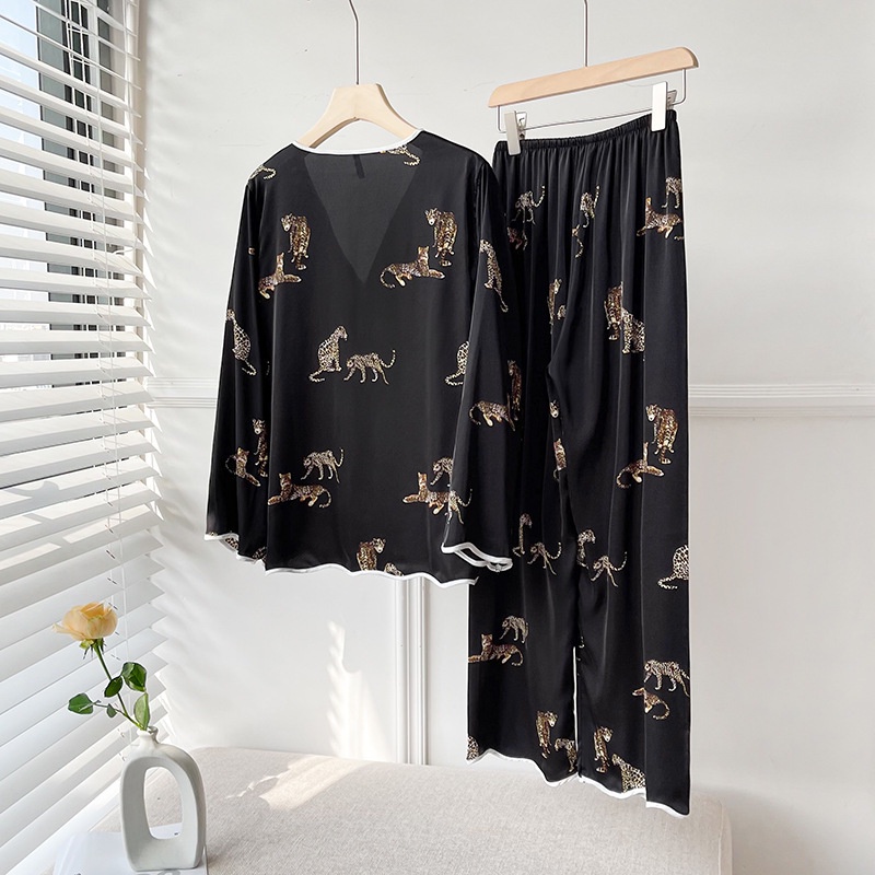 Set Pijama Áo Dài Tay + Quần Dài Chất Lụa Họa Tiết Da Báo Thời Trang Cho Nữ