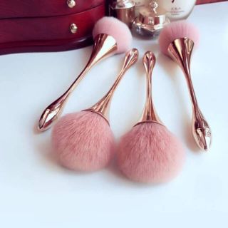 Cọ phủi bụi, trang điểm làm nail