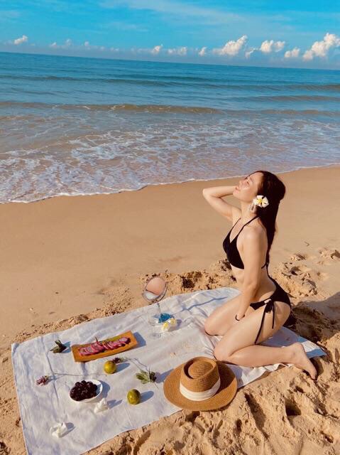 Bikini 2 mảnh đen cạp thấp mặc đi biển sexy (Đảm bảo chuẩn như hình)