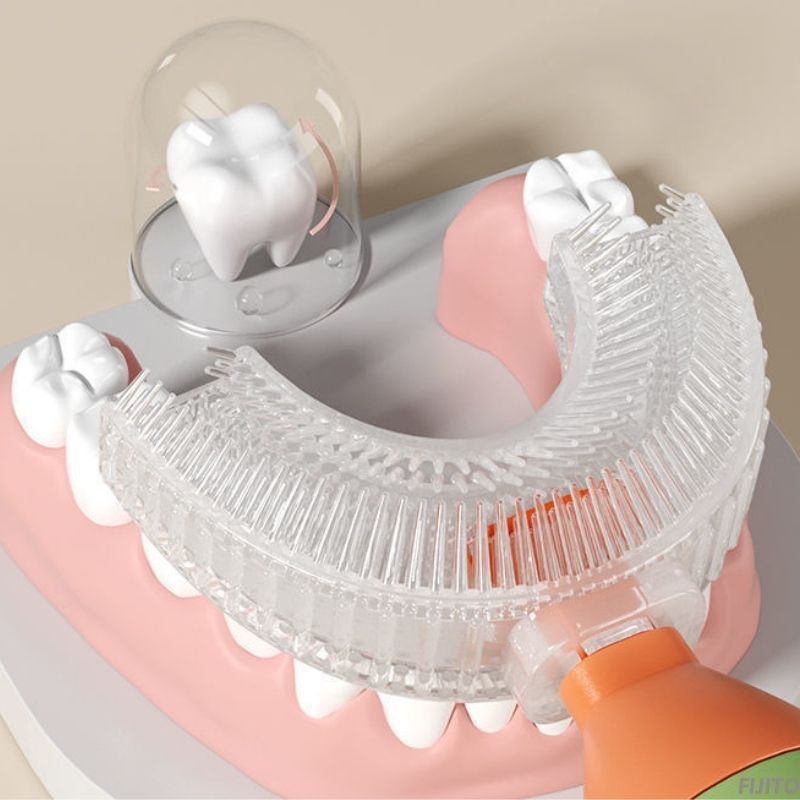Bàn chải đánh răng cho bé hình chữ u silicon mềm mại làm trắng răng bảo vệ lợi Miibooshi D5.025.TI