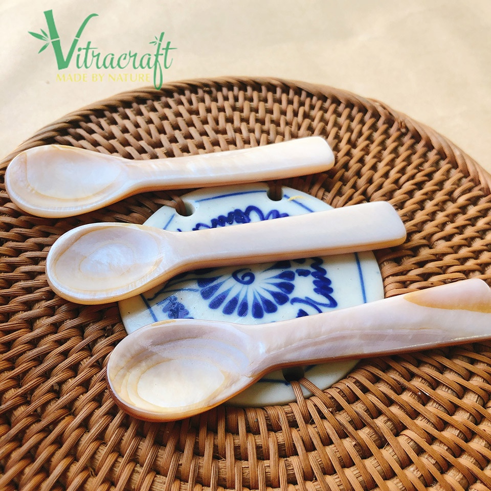 Bộ Thìa Xà Cừ Cao Cấp.Được làm từ những Vỏ Xà Cừ Hồng chất lượng cao.Thìa Cà Phê,Thìa Trà,Thìa Gia Vị.Kích thước 8x2cm.