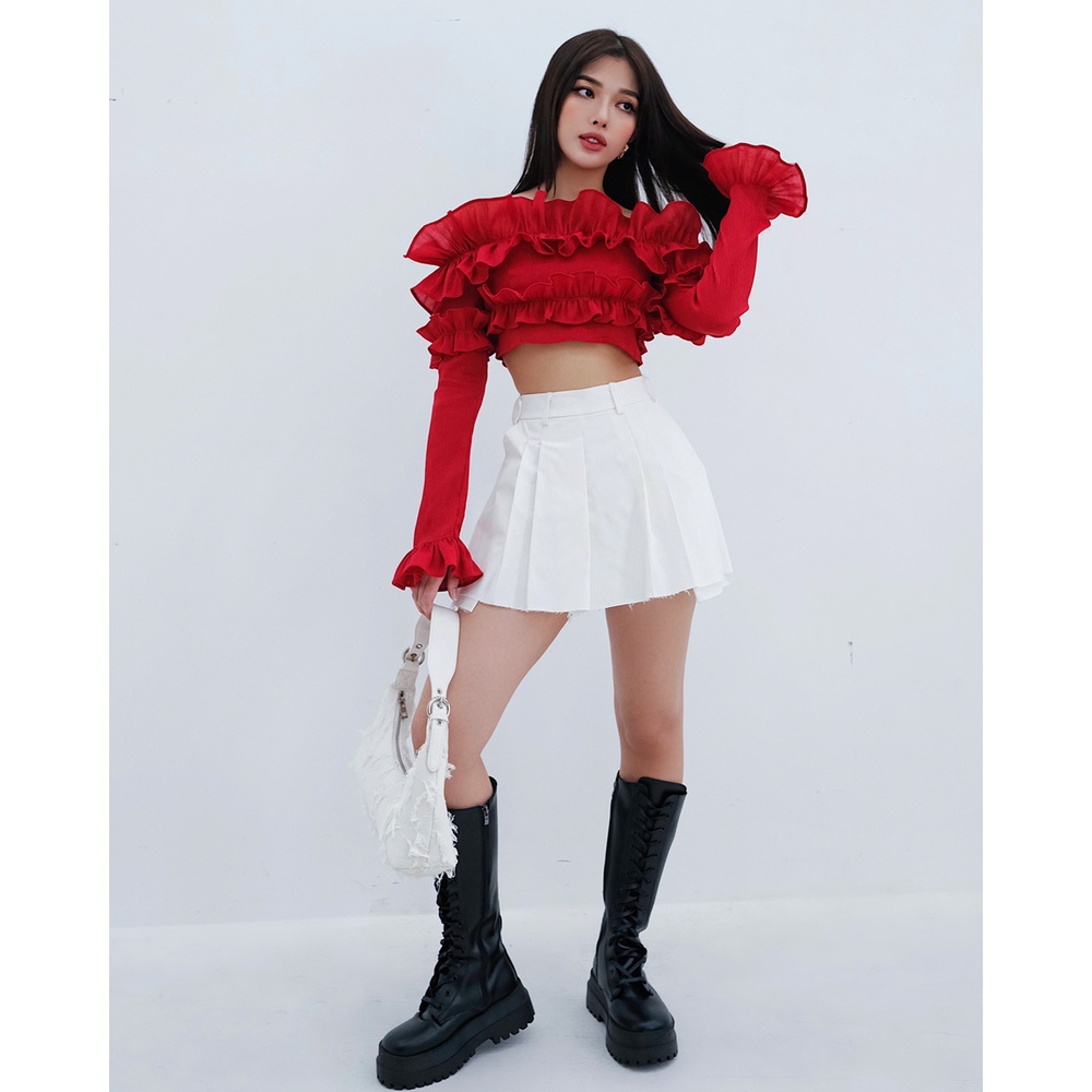 Áo croptop SheByShj trễ vai tay dài phối bèo màu đỏ - Ruby Top