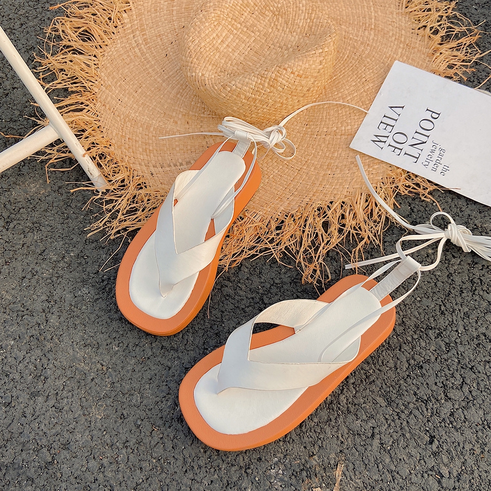 Giày Sandals xỏ ngón đế dày buộc dây thích hợp khi đi biển | BigBuy360 - bigbuy360.vn