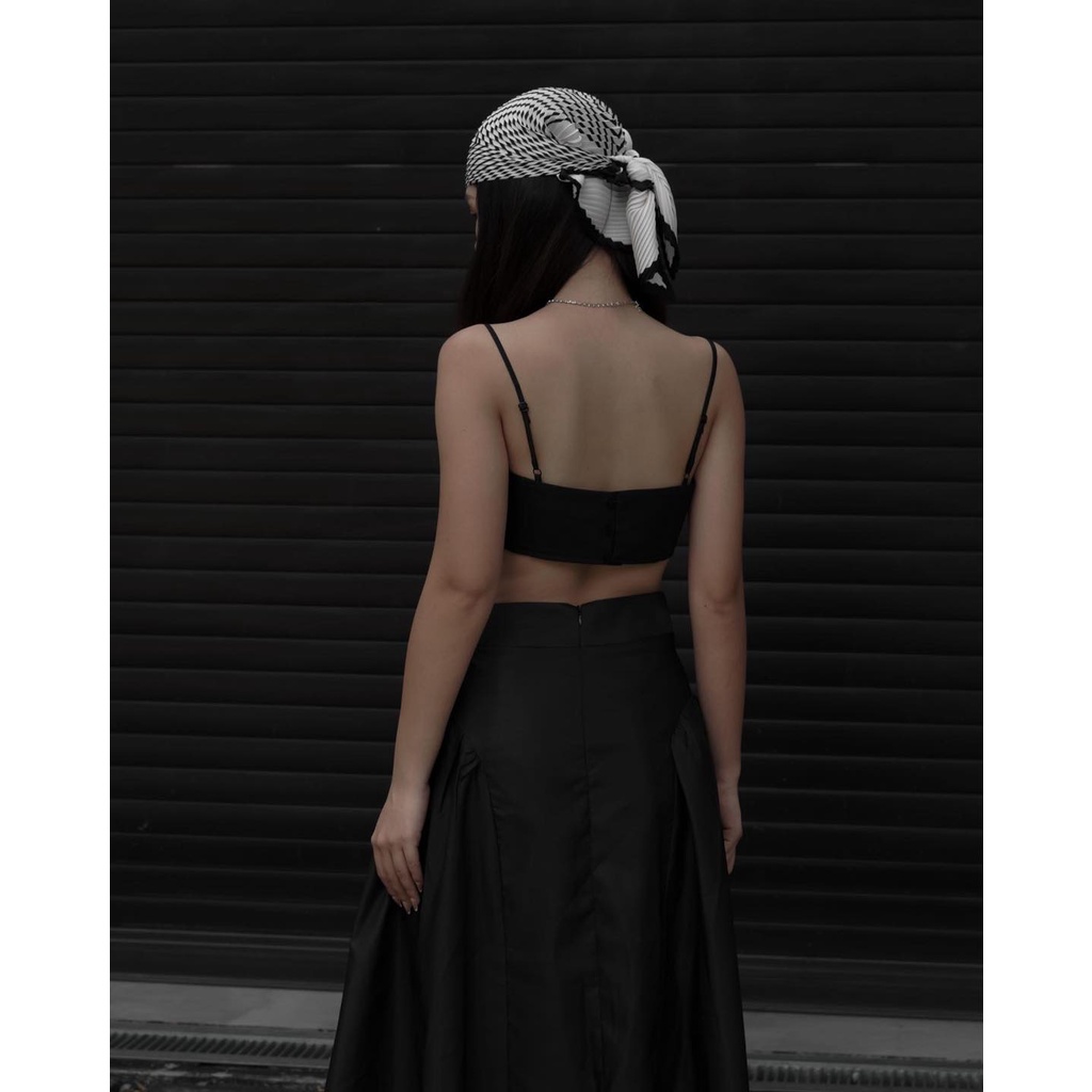 Áo croptop nylon cut-out eo, là min - NYLON CUTOUT BRA TOP