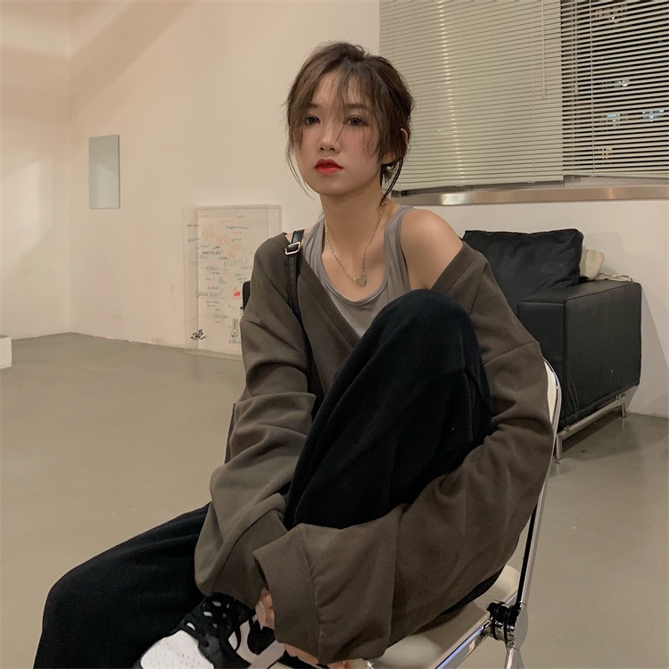 Áo Croptop Tay Dài Cổ Chữ V Hở Vai | BigBuy360 - bigbuy360.vn