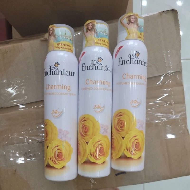 Xịt Khử Mùi Hương Nước Hoa Enchanteur Charming 150ml