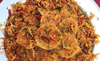 10 hủ cơm cháy lắc khô gà