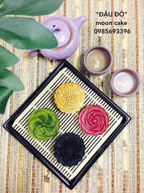 "Đậu đỏ" moon cake