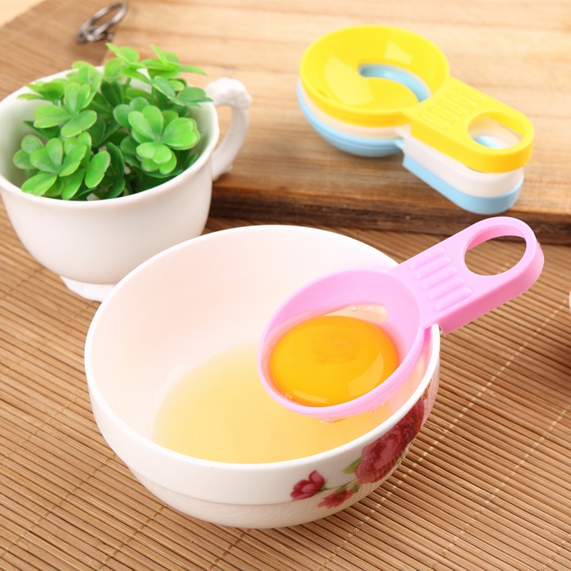 Dụng cụ tách lòng đỏ trứng