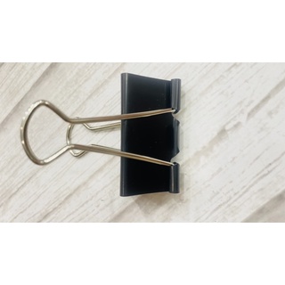 Kẹp bướm đen Deli 41mm