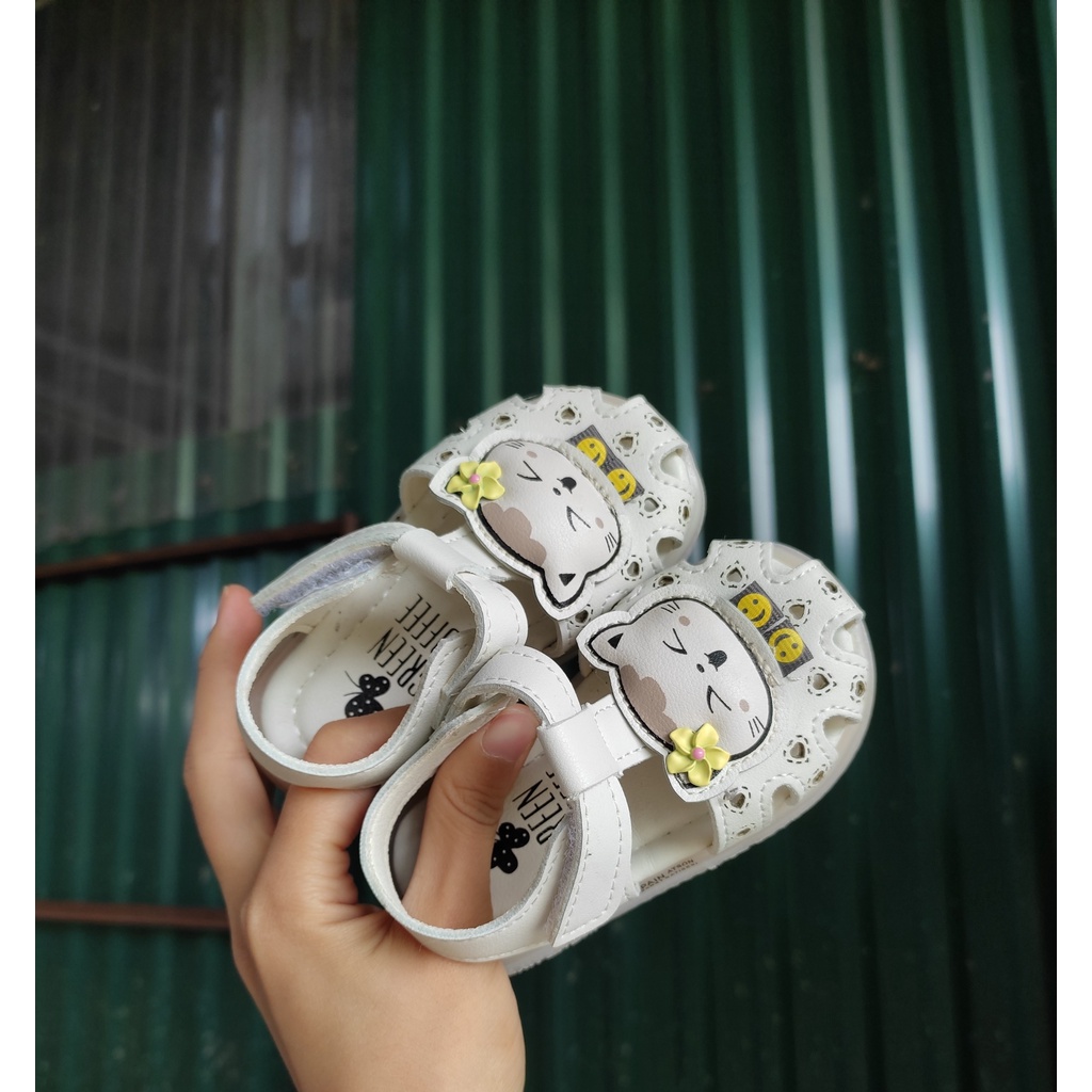 Sandal tập đi hình gấu bé gái có đèn led mã mới Kb13 kb12