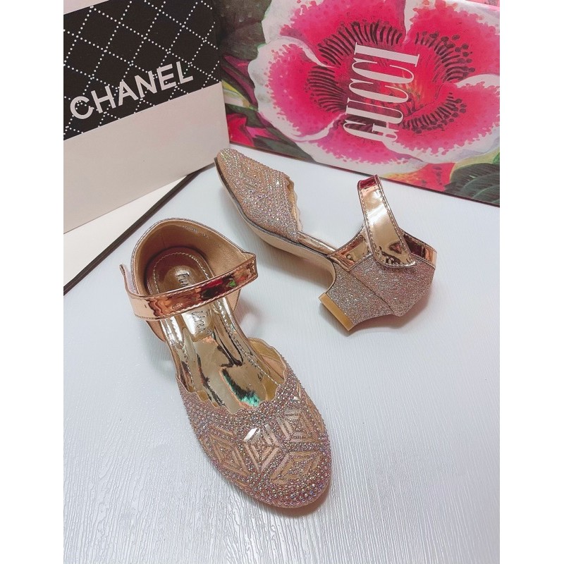 Giầy cao gót trẻ em