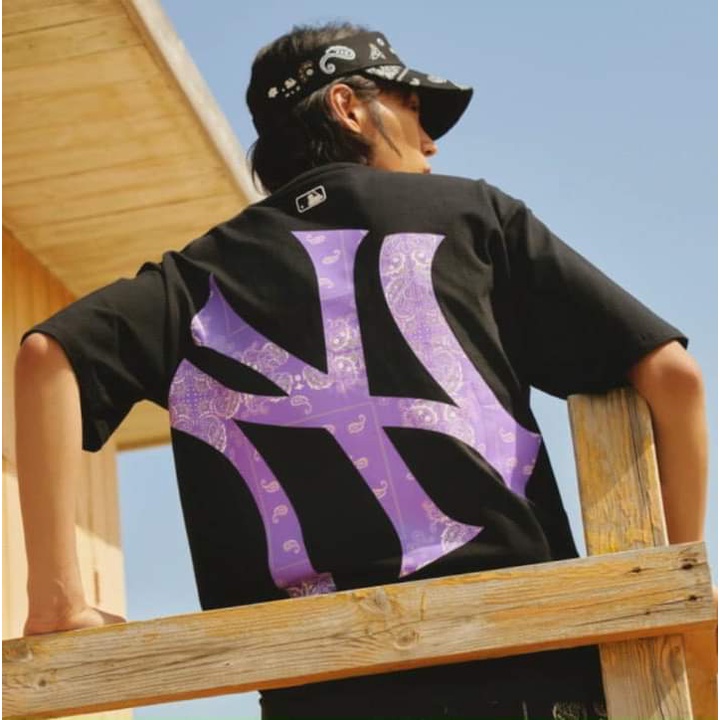 Áo thun cổ tròn ngắn tay MLB Paisley Megalogo Short Sleeve T-shirt New York Yankees