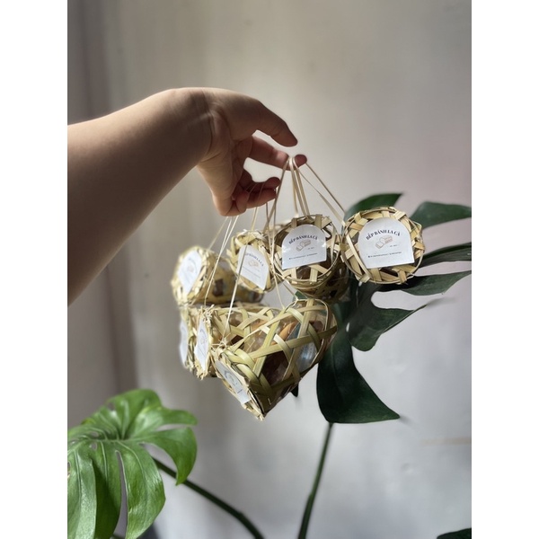 rọ heo đựng bánh