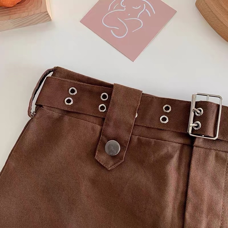 Chân váy kaki jean nâu kèm belt + áo thun polo croptop