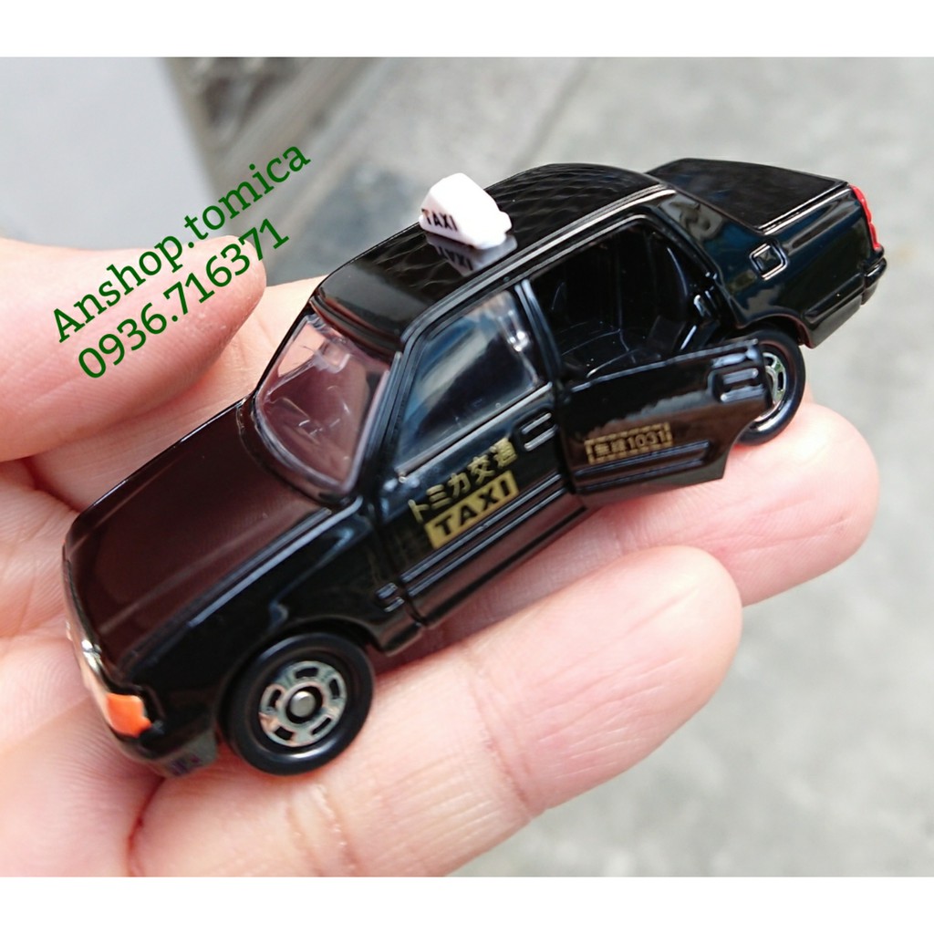 Mô hình xe Taxi màu đen mở được cửa tomica Nhật Bản No51