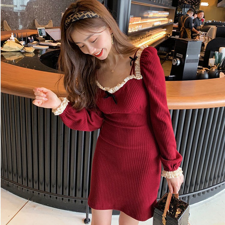 Đầm Dệt Kim Trễ Vai Phối Ren Màu Đỏ Phong Cách Cổ Điển Tinh Tế Thời Trang Mùa Thu Cho Nữ