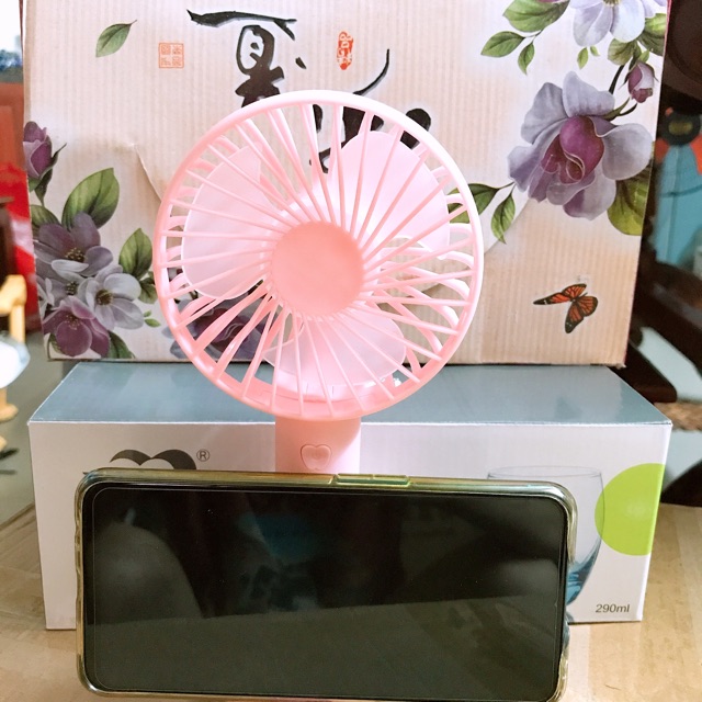 Quạt mini cầm tay đầy đủ phụ kiện pin , đế, dây sạc | BigBuy360 - bigbuy360.vn