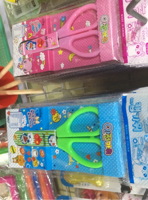 Kéo cắt cho bé